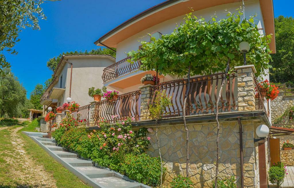 Bed and Breakfast Casa Lieta Субьяко Экстерьер фото